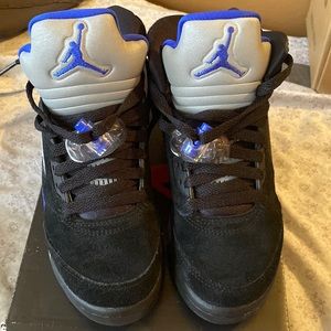 Retro Jordan 5. BACK TO SCHOOL SALE 😌❤️